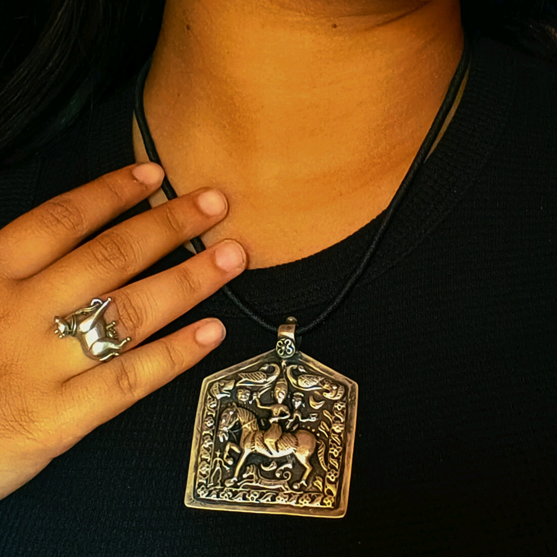 Kaara Tribal Pendant 1